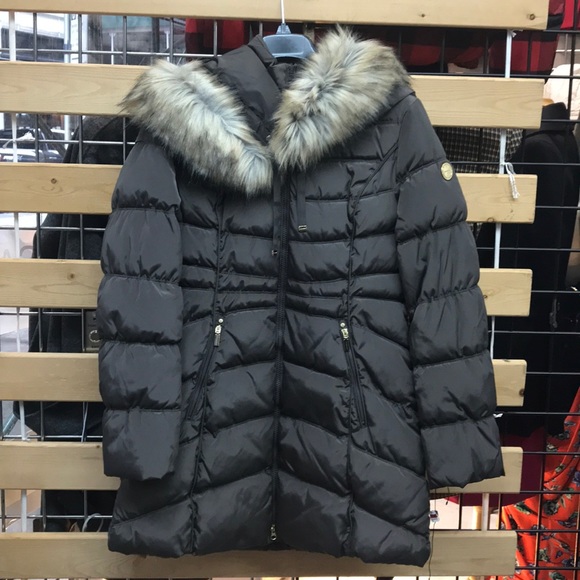 NWOT,Laundry by Shelli segal down fur hood,Olieve - Picture 3 of 16